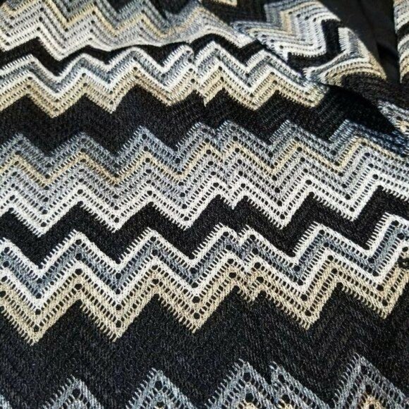 Chico's‎ Size 2(12) Knit Metallic Zigzag Blazer - Picture 4 of 9